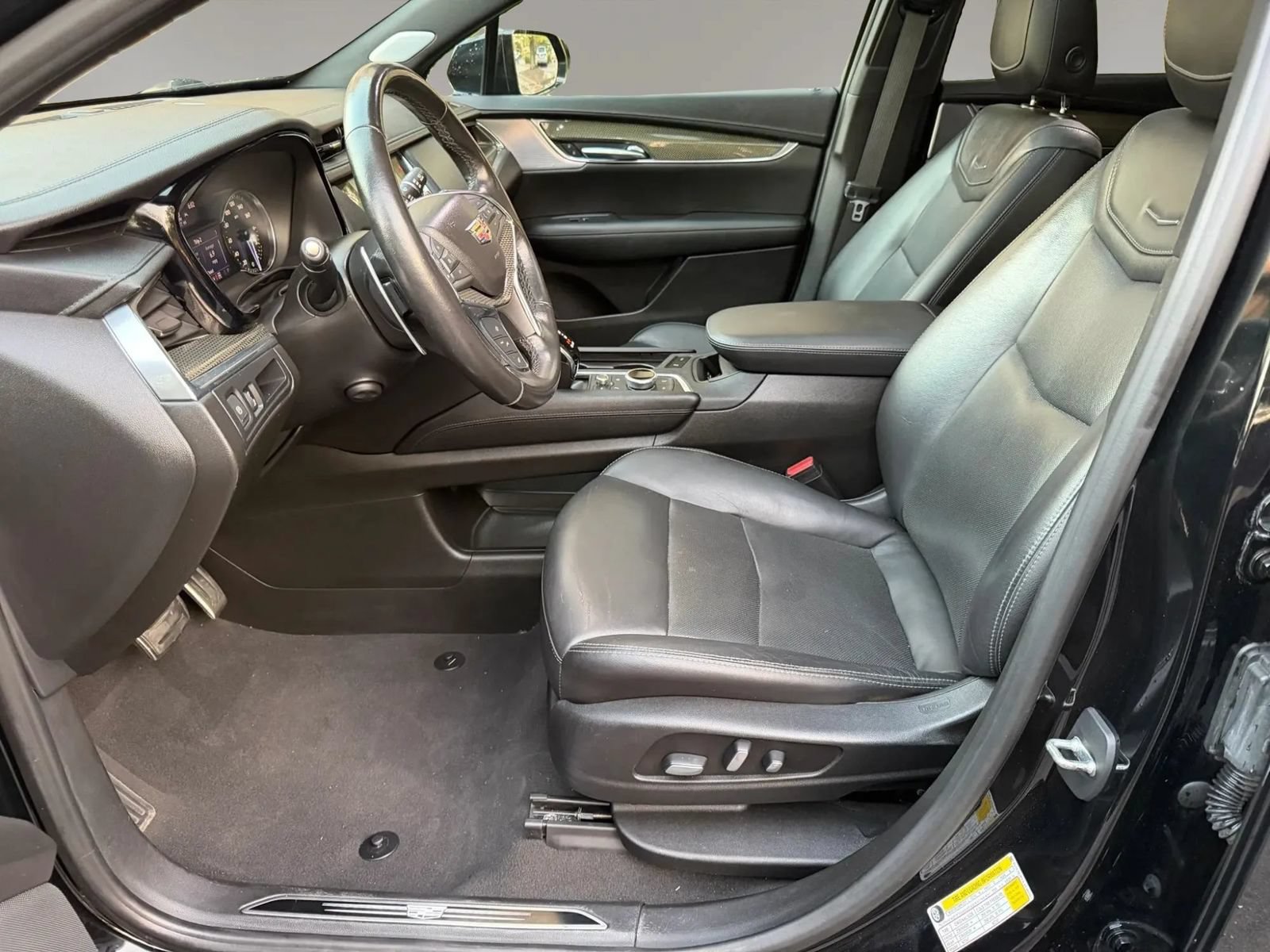Used 2020 Cadillac XT5 Sportv w/ LPO, Illumination Package AWD/4WD image 10