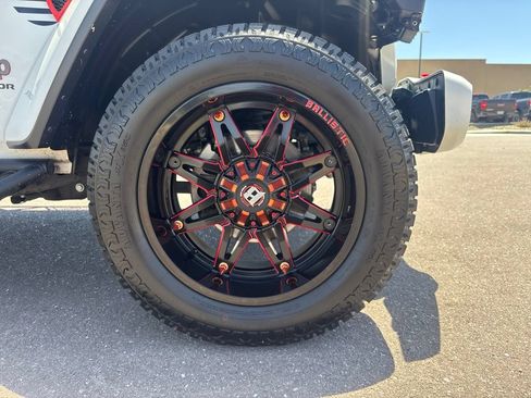 Used 2021 Jeep Gladiator Rubicon AWD/4WD image 37