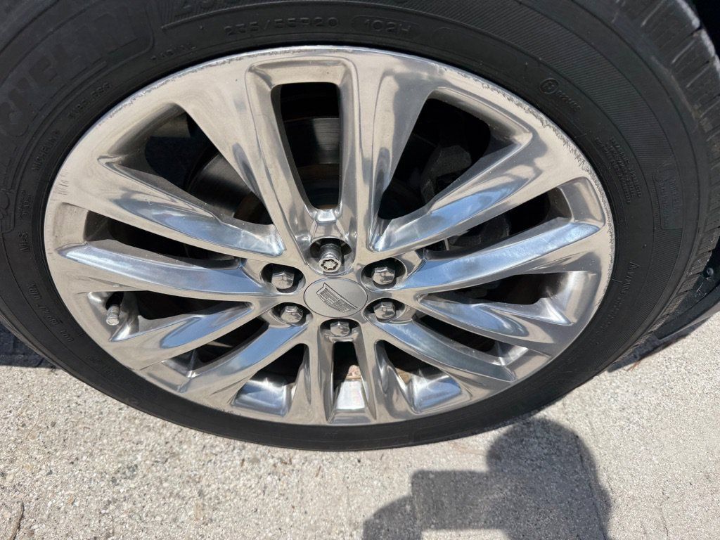 Used 2018 Cadillac XT5 Platinum w/ Driver Assist Package AWD/4WD image 12