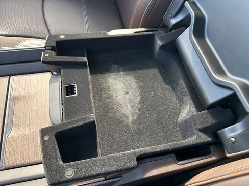 Used 2025 RAM 3500 Longhorn image 36