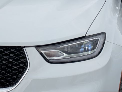 New 2026 Chrysler Pacifica Select FWD image 9