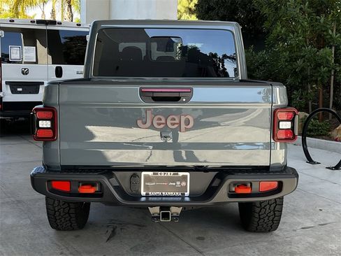 New 2025 Jeep Gladiator Mojave image 5