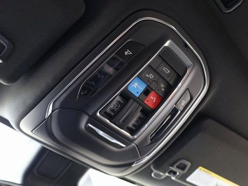 New 2025 Jeep Grand Cherokee Laredo image 21