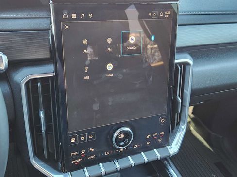 Used 2025 GMC Acadia Elevation w/ Elevation Premium Package image 22