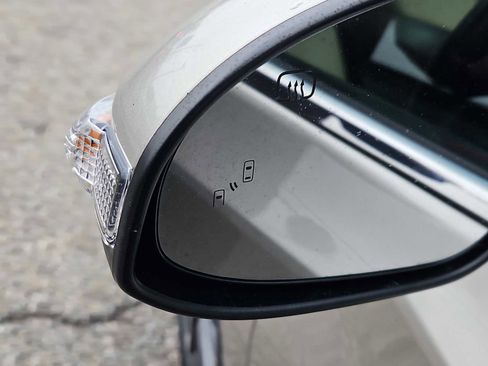 Used 2016 Toyota Avalon XLE Premium image 22