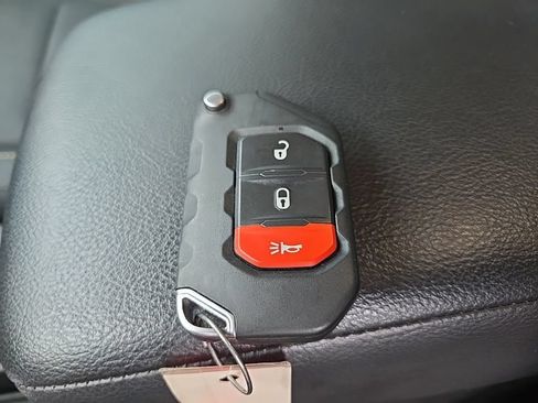 Used 2024 Jeep Wrangler Unlimited Sport AWD/4WD image 97