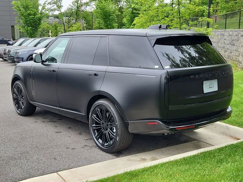 New 2026 Land Rover Range Rover Long Wheelbase SE AWD/4WD image 12