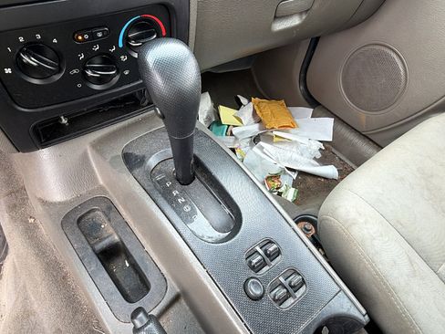 Used 2005 Jeep Liberty Sport image 22