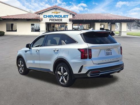Used 2022 Kia Sorento S FWD image 6
