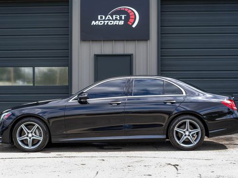 Used 2017 Mercedes-Benz E 300 4MATIC image 4