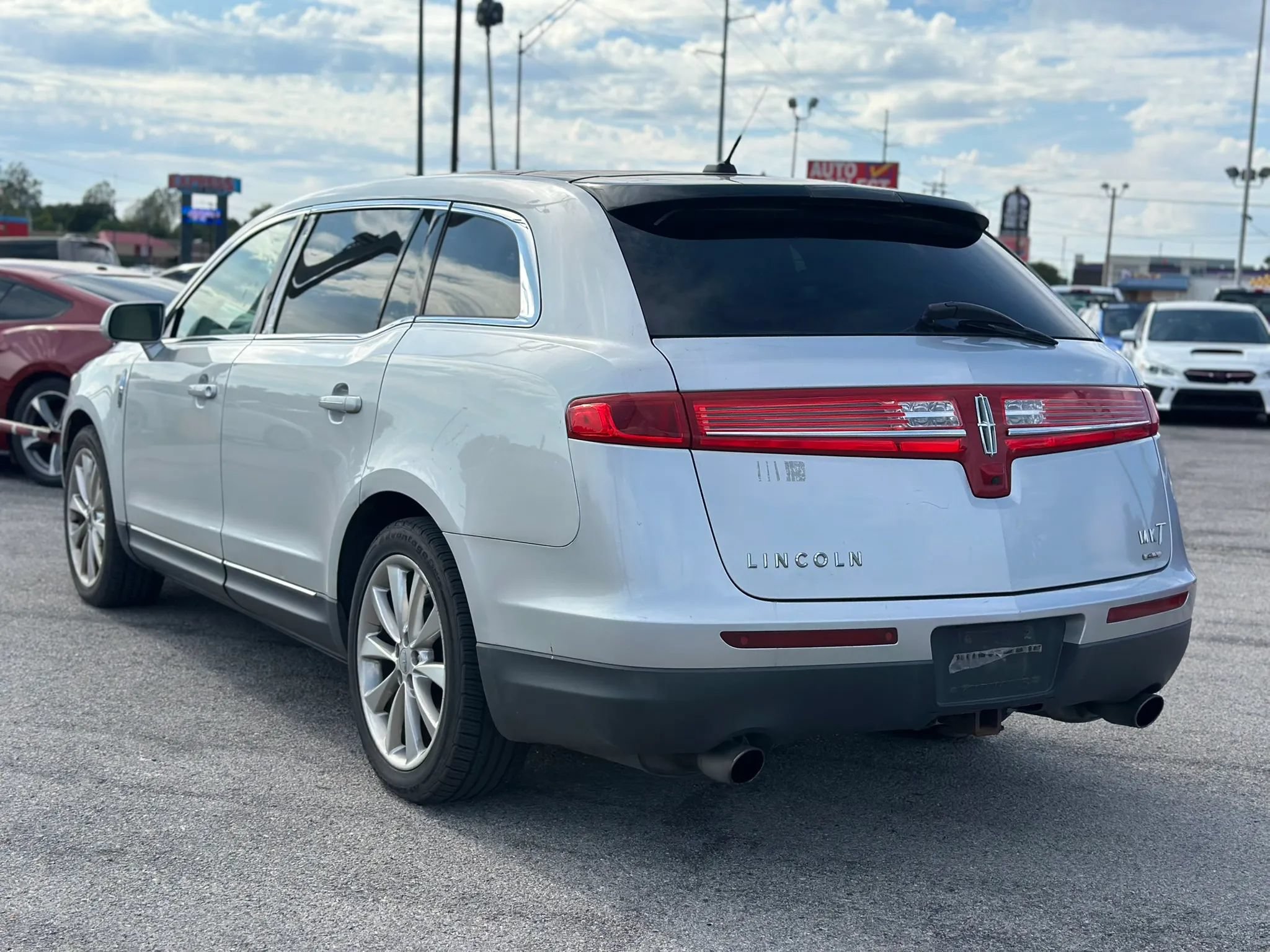 Used 2012 Lincoln MKT AWD image 8