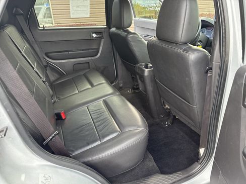 Used 2011 Ford Escape XLT w/ Sport Appearance Pkg image 10
