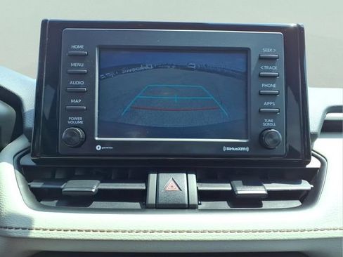 Used 2022 Toyota RAV4 XLE AWD/4WD image 19