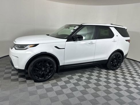 Used 2025 Land Rover Discovery S image 21