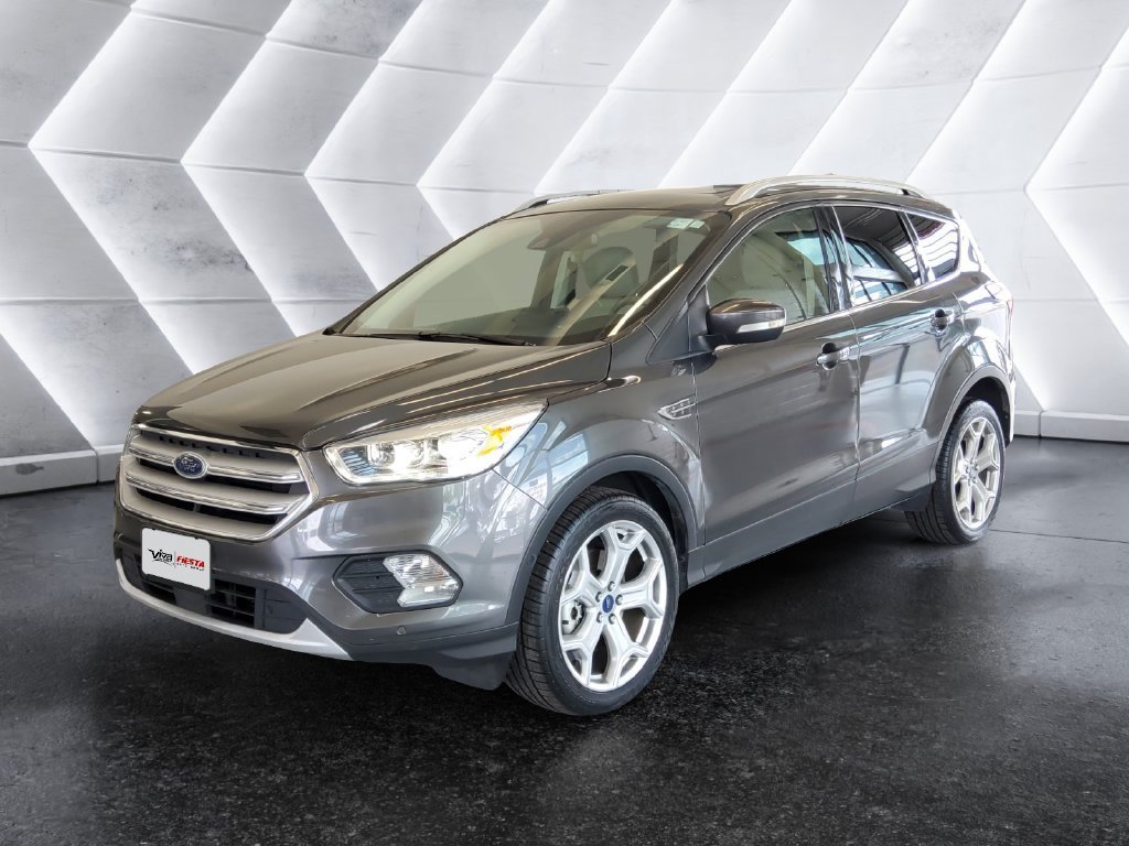 Used 2019 Ford Escape Titanium AWD/4WD image 3