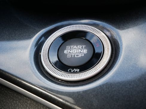 Used 2022 Jeep Grand Cherokee L Laredo image 27