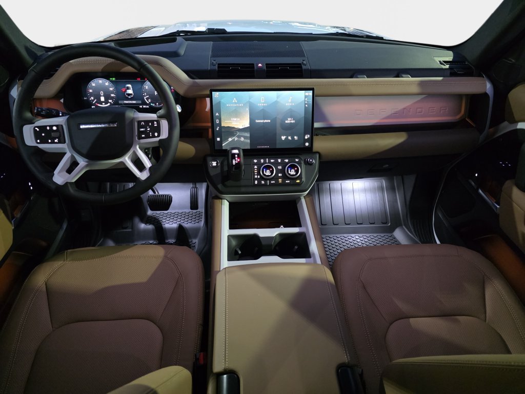 New 2026 Land Rover Defender 110 X-Dynamic SE AWD/4WD image 9