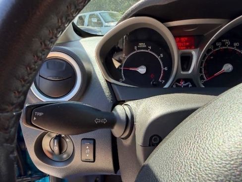 Used 2013 Ford Fiesta SE FWD image 24