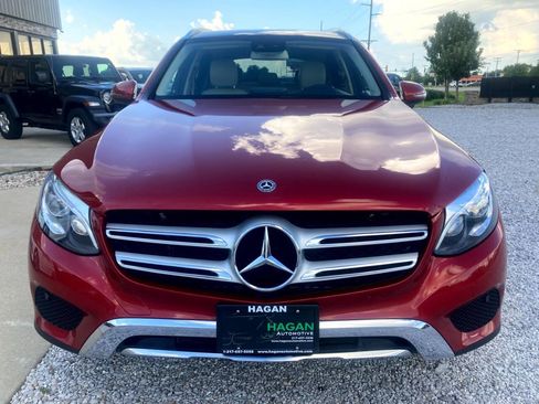 Used 2018 Mercedes-Benz GLC 300 4MATIC image 3