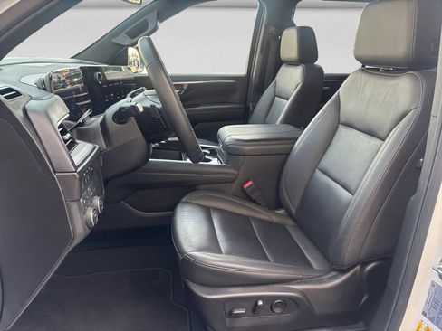 Used 2025 Chevrolet Tahoe Z71 AWD/4WD image 10