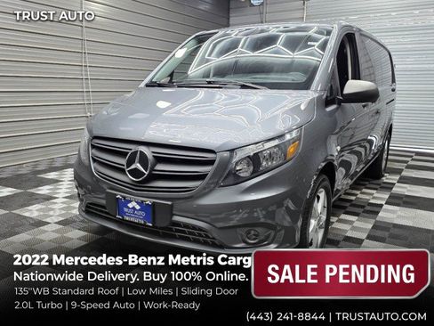 Used 2022 Mercedes-Benz Metris image 1