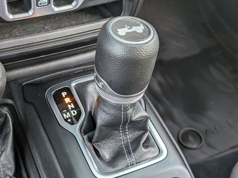 Used 2025 Jeep Wrangler Sport S image 19