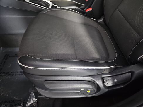 Used 2024 Hyundai Venue Limited FWD image 28