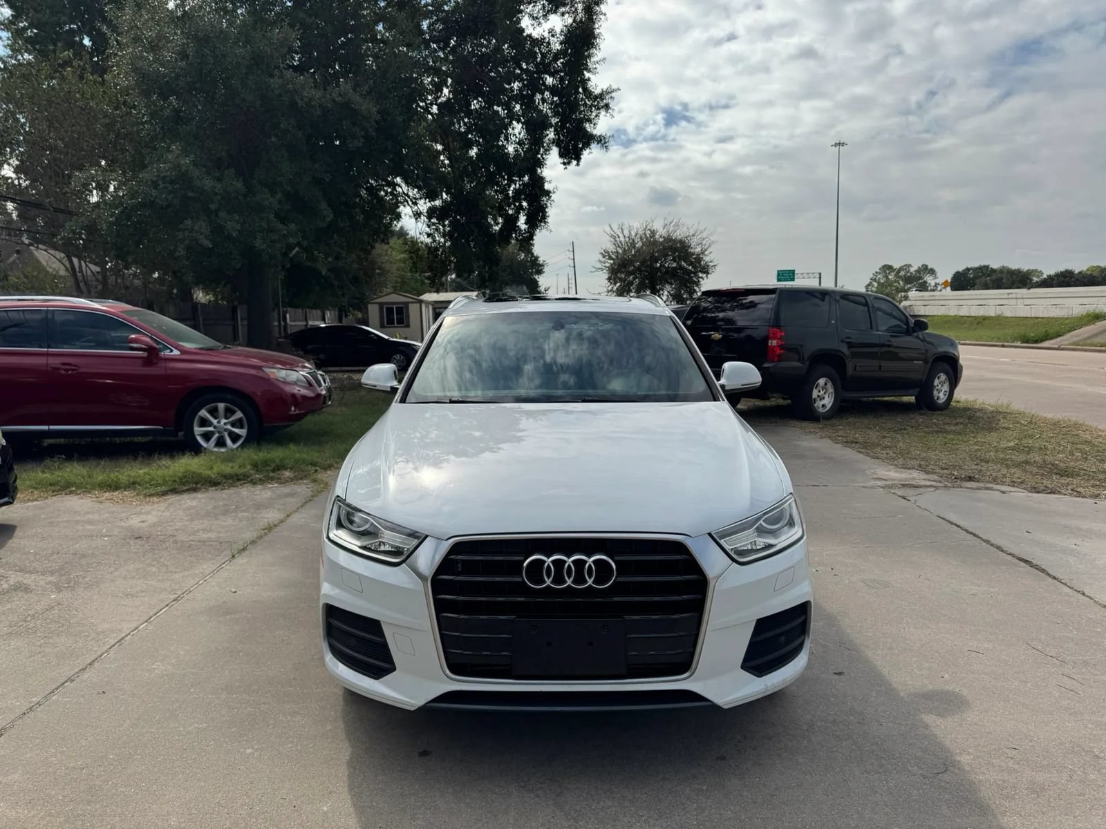 Used 2016 Audi Q3 2.0T Premium Plus w/ Technology Package FWD image 4