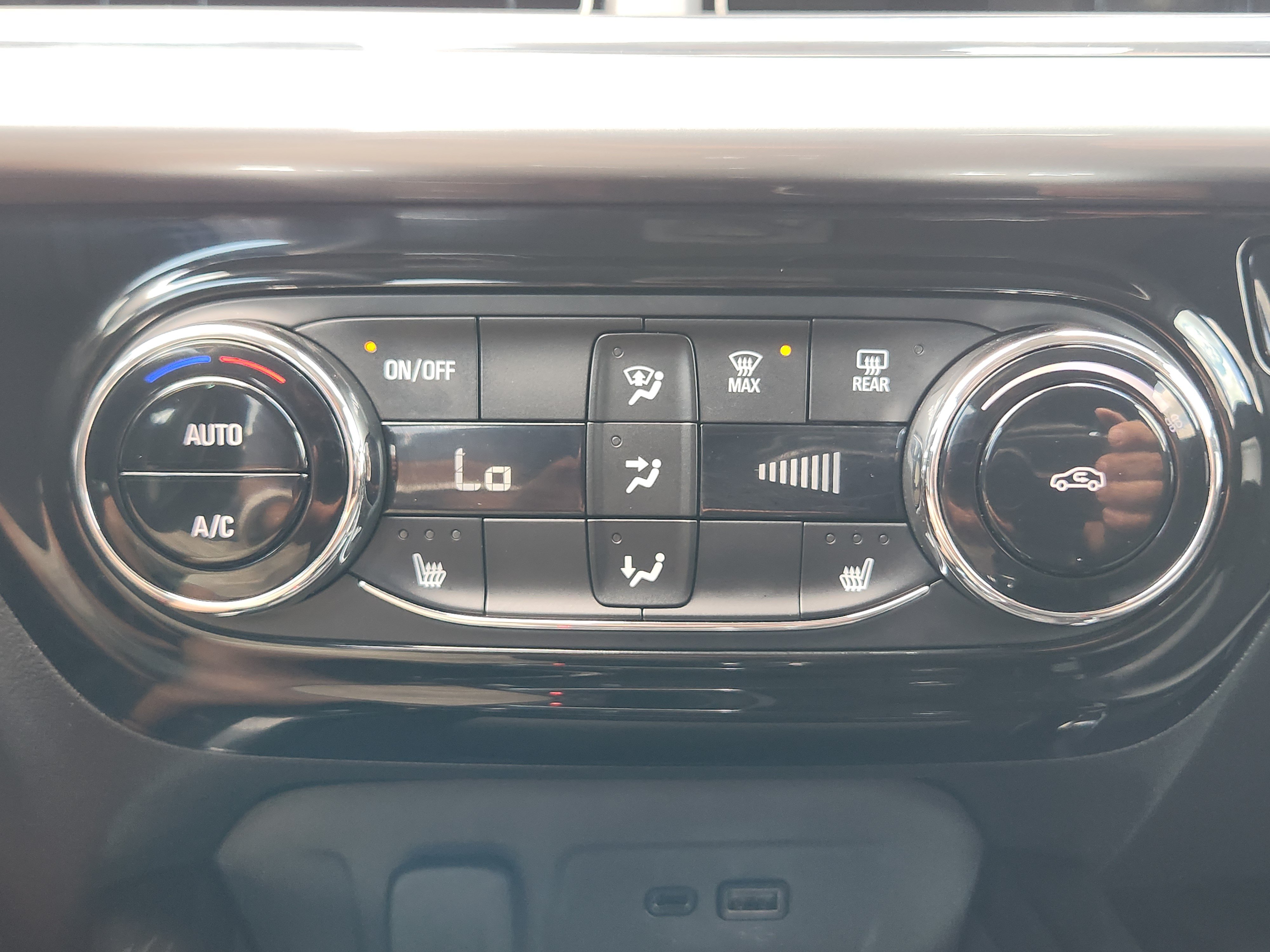 Used 2026 Chevrolet Trax LT w/ Driver Confidence Package FWD image 14