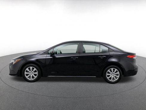 Used 2025 Toyota Corolla LE FWD image 4