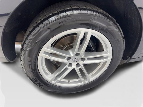 Used 2023 Porsche Macan image 85