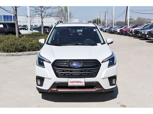Used 2023 Subaru Forester Sport image 2