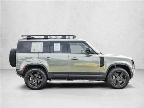 Used 2022 Land Rover Defender 110 SE AWD/4WD image 4