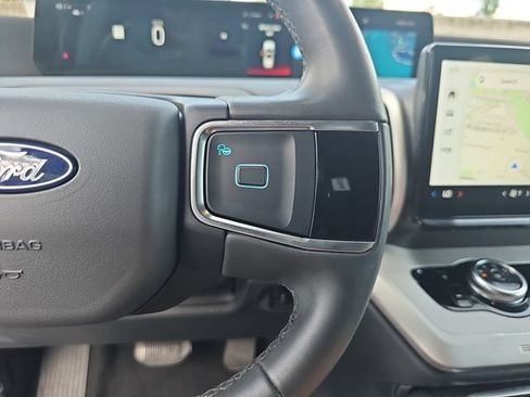 Used 2025 Ford Expedition Max Active AWD/4WD image 21