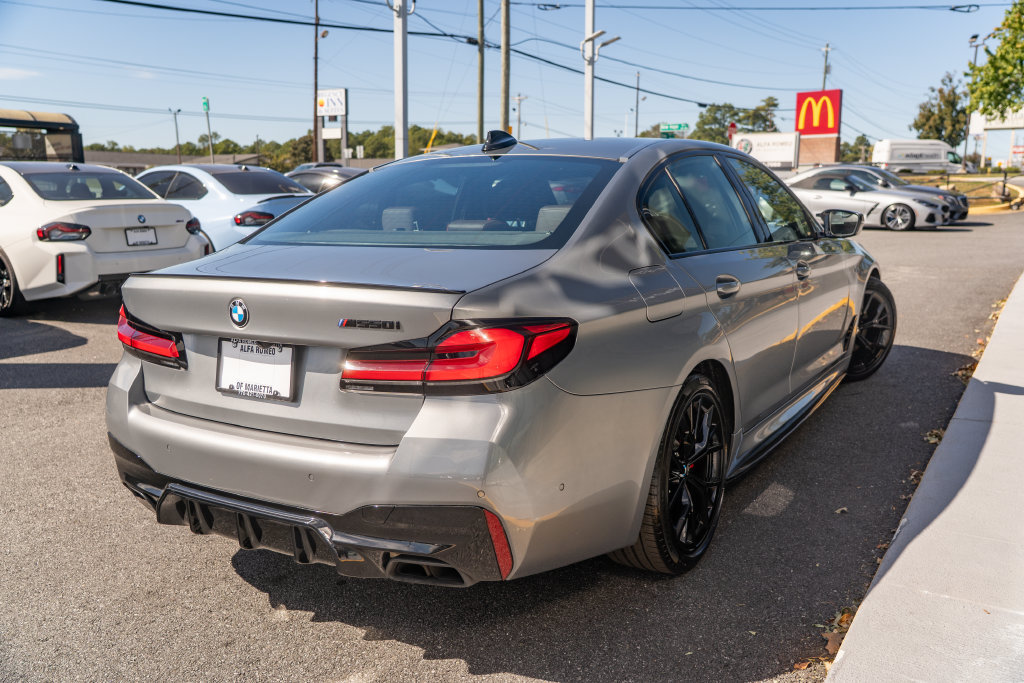 Used 2023 BMW M550i xDrive w/ Dynamic Handling Package AWD/4WD image 9