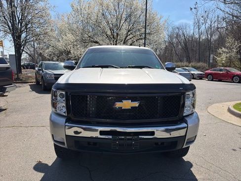 Used 2011 Chevrolet Silverado 1500 LT w/ Regional Value Package image 2