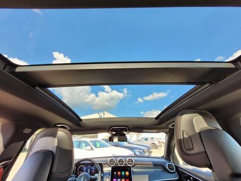 Used 2025 Mercedes-Benz GLC 43 AMG 4MATIC image 35