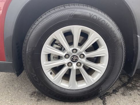 Certified 2024 Toyota Grand Highlander AWD image 10