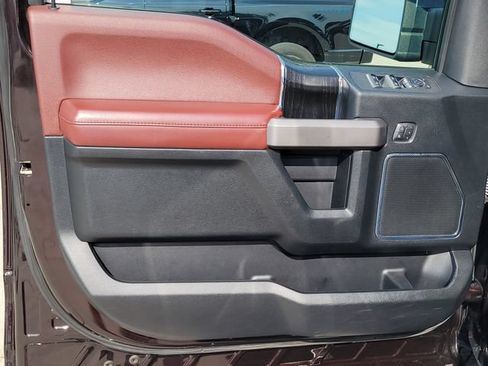 Used 2019 Ford F150 Platinum w/ Equipment Group 701A Luxury AWD/4WD image 7