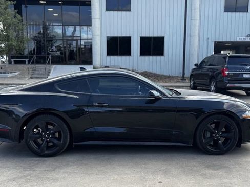 Used 2022 Ford Mustang GT Premium w/ Equipment Group 401A image 5