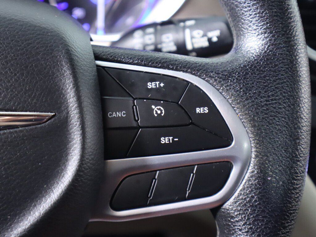 Used 2020 Chrysler Voyager Lxi FWD image 13