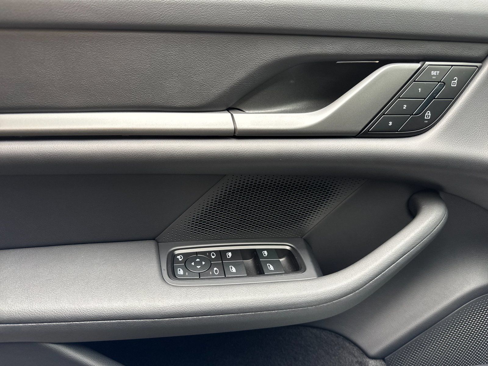 Certified 2026 Porsche Taycan AWD/4WD image 12