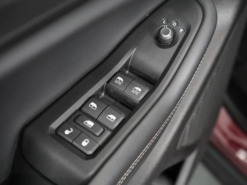 Used 2025 Jeep Grand Cherokee Altitude AWD/4WD image 18