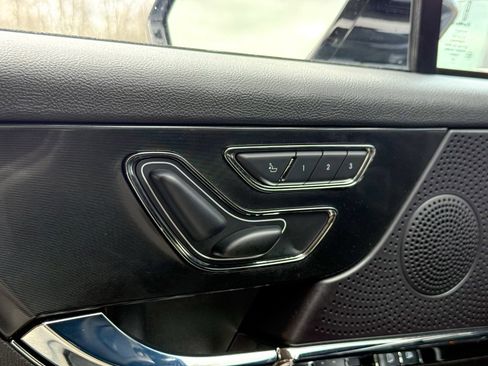 Used 2023 Lincoln Corsair AWD w/ Equipment Group 101A image 31