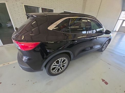 Used 2021 Ford Escape SEL w/ Technology Package FWD image 4