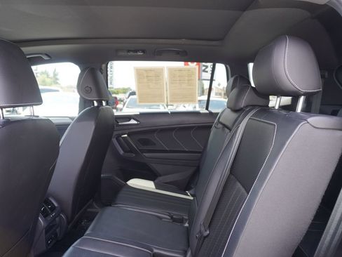 Used 2022 Volkswagen Tiguan SE R-Line FWD image 12