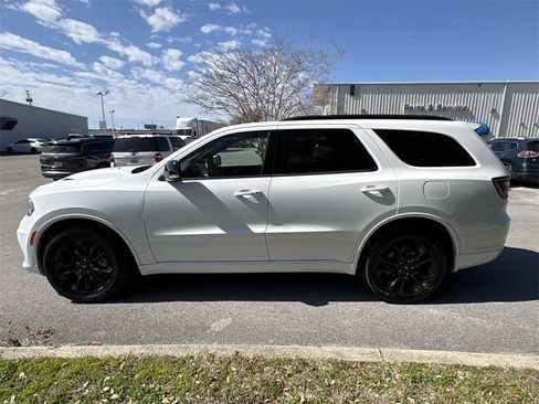 Used 2023 Dodge Durango GT image 2