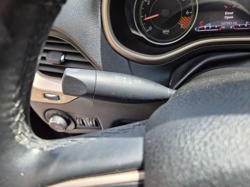 Used 2014 Jeep Cherokee Limited FWD image 23