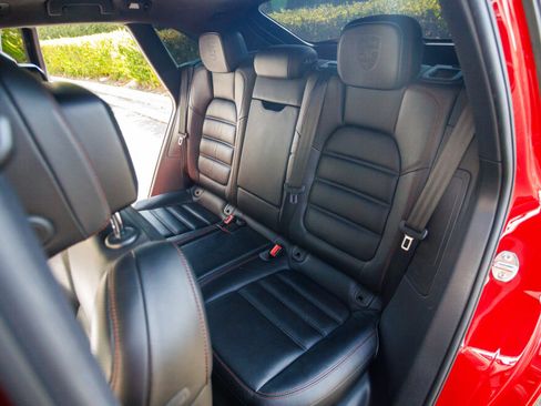 Used 2017 Porsche Macan GTS AWD/4WD image 18