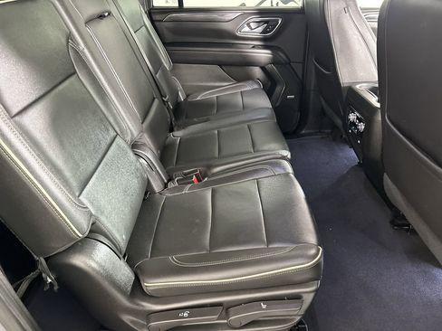 Used 2023 GMC Yukon XL SLT image 25